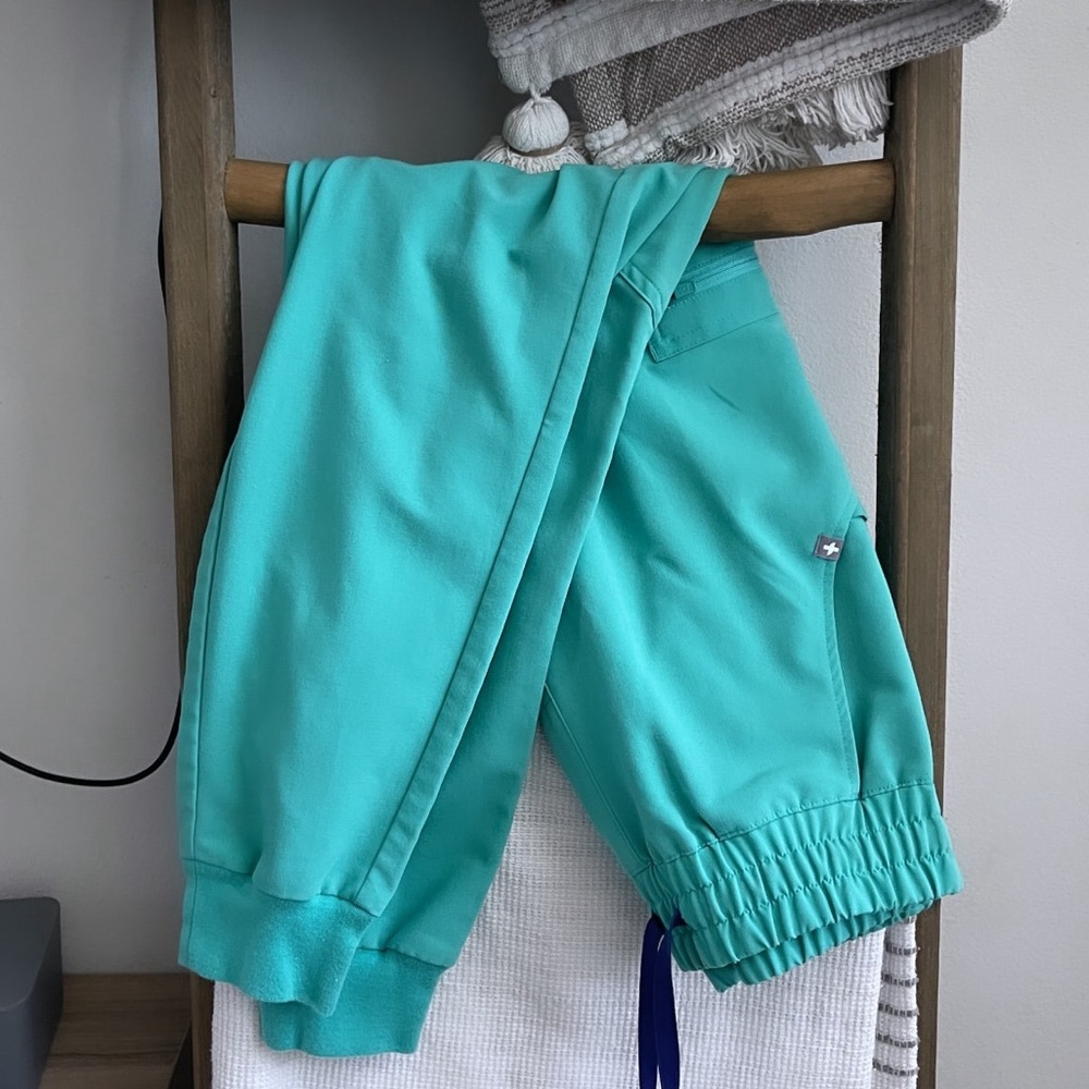 Figs joggers